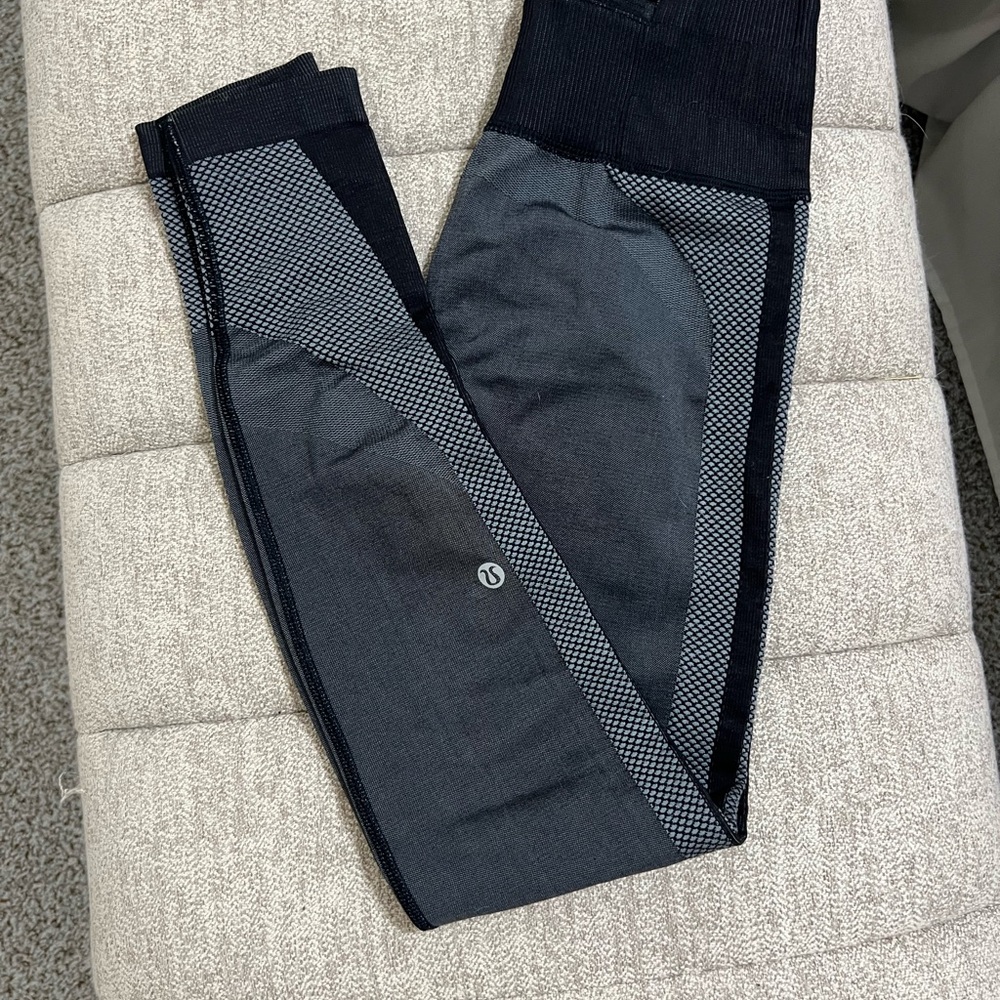 Lululemon Black and Gray Leggings w/bag